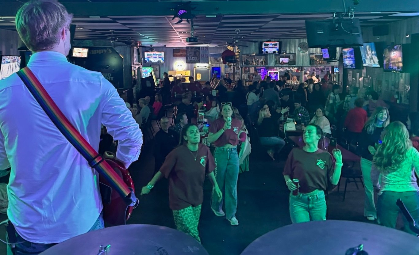 Fans dancing to Harry Norman Music